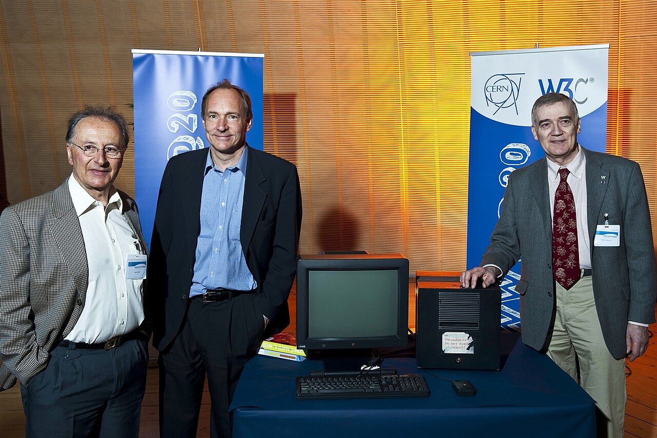 Maximilien Brice, CERN - 13 March 2009 - Ben Segal, Tim Berners-Lee, the Next, and Robert Cailliau