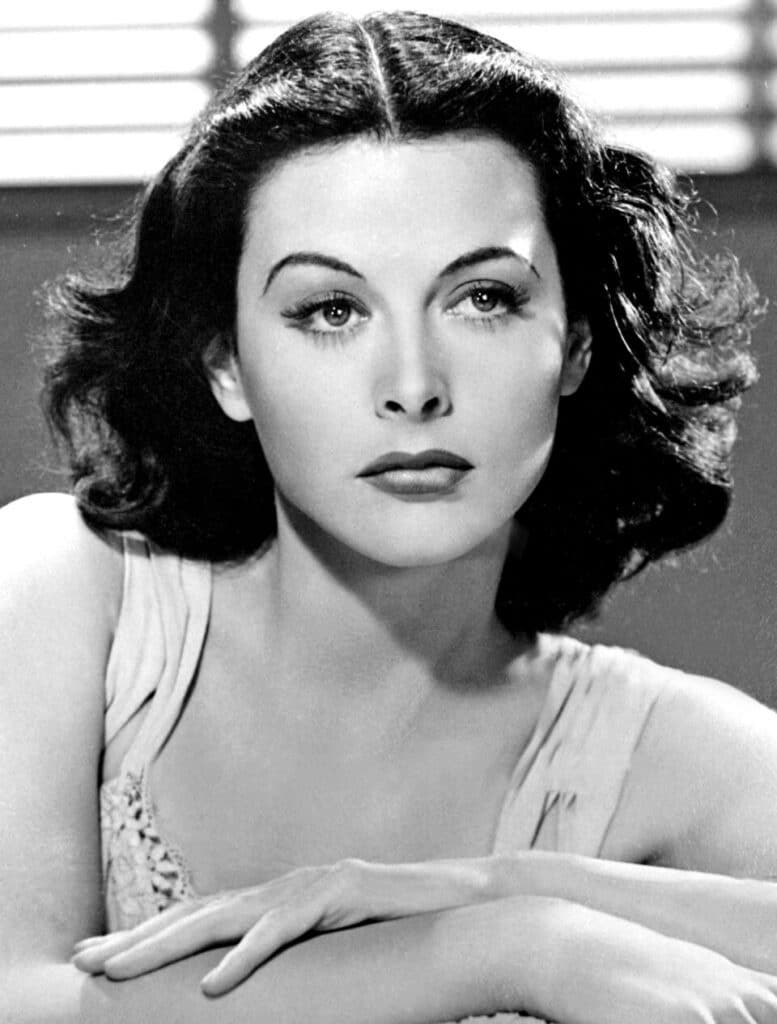 Hedy Lamarr photographiée par Clarence Sinclair Bull en 1940, au sommet de sa gloire hollywoodienne